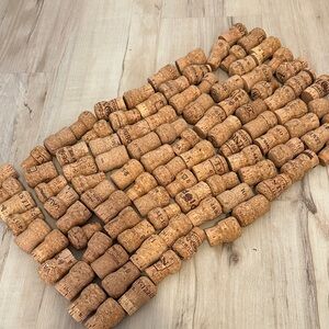 Collection of champagne Corks - 100 (lot 8)